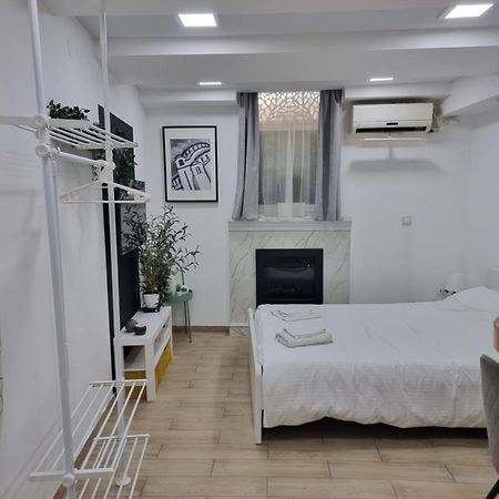 贝尔格莱德Elegant Yellow Submarine公寓 外观 照片